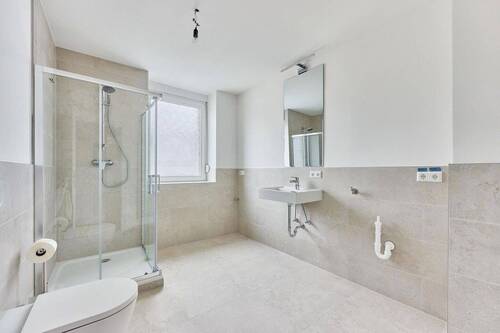 Tageslichtbad mit Handtuchheiz - 