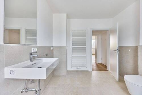 Tageslichtbad mit Handtuchheiz - 2 Zimmer Etagenwohnung in Mannheim