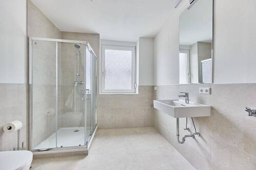 Tageslichtbad mit Handtuchheiz - Etagenwohnung mit 64,00 m² in Mannheim zum Kaufen