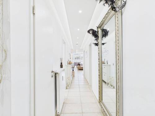 Flur - Etagenwohnung mit 94,00 m² in Waiblingen-Hohenacker zum Kaufen