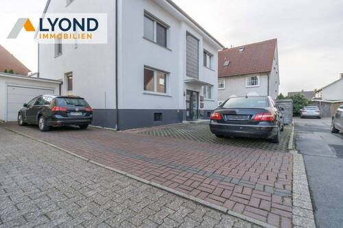 Außenansicht / Garage / Stellplätze - Mehrfamilienhaus, Wohnhaus in Dortmund / Brechten