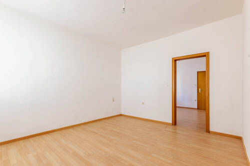 Zimmer Erdgeschoss - 8 Zimmer Mehrfamilienhaus, Wohnhaus in Arnsberg