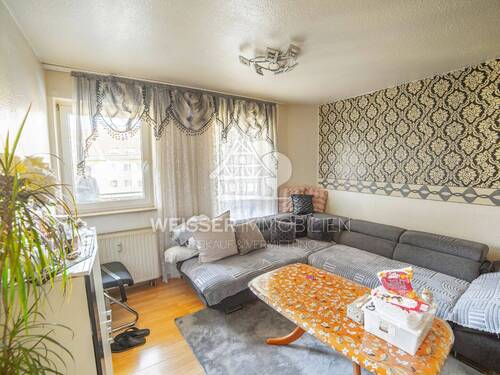 Wohnzimmer - 2 Zimmer Etagenwohnung zum Kaufen in Fürth