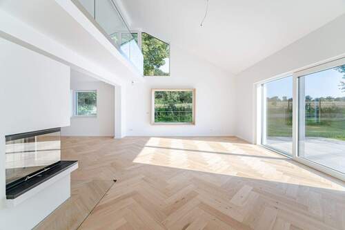 Wohnzimmer - 1 Zimmer Einfamilienhaus zum Kaufen in Berg