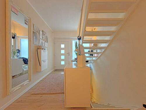 Flur - Einfamilienhaus mit 81,00 m&sup2; in Rellingen zum Kaufen