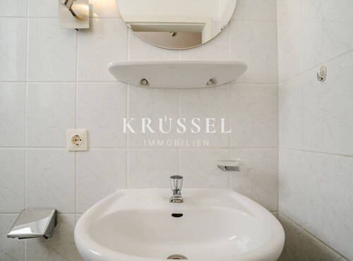 Im Erdgeschoss befindet sich ein Gäste-WC - 