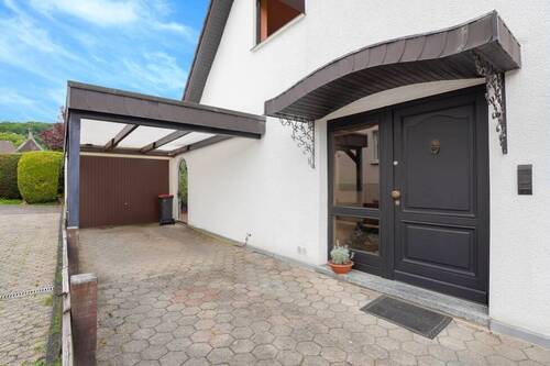 Carport und Garage - 4 Zimmer Doppelhaushälfte zum Kaufen in Hagen