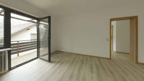 Wohnzimmer - 4 Zimmer Etagenwohnung zur Miete in Kaiserslautern / Einsiedlerhof