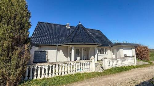 Straßenansicht - 5 Zimmer Einfamilienhaus in Mittelangeln