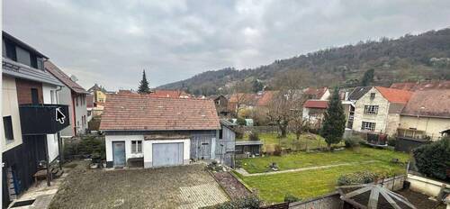 Baugrundstück beginnt ab Schopf-Garage und verläu - 