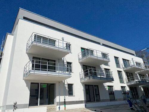 68045_Hausansicht - Rottweil, Neubau 2022, 3-Zim.-Wohnung, EG, Terrasse, Nur mit Wohnberechtigungsschein beziehbar.