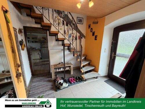 Flur EG - 4 Zimmer Einfamilienhaus zum Kaufen in Arzberg
