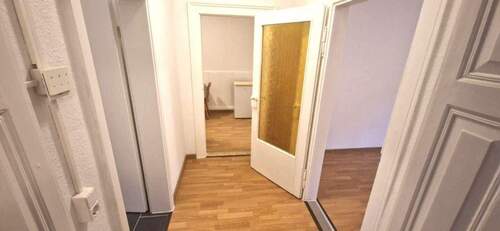 Flur - Etagenwohnung mit 118,00 m&sup2; in Borsdorf zur Miete