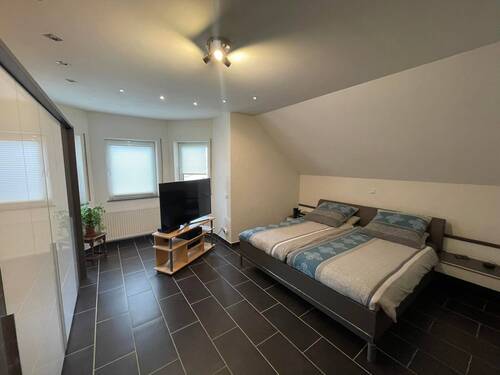 Hauptschlafzimmer.jpg - 