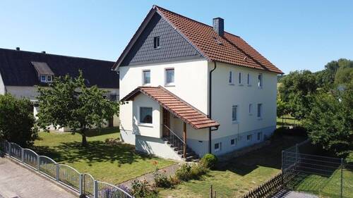 Vorderansicht - 6 Zimmer Mehrfamilienhaus, Wohnhaus zum Kaufen in Hameln