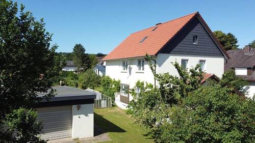 Ansicht links - 6 Zimmer Mehrfamilienhaus, Wohnhaus in Hameln