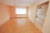 Wohnzimmer und Küche im OG (Vorderhaus) - 