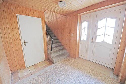 Diele im EG / Hauseingang - 9 Zimmer Mehrfamilienhaus, Wohnhaus in Wittenberg