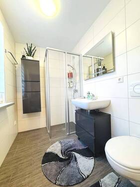 Gäste WC mit Duschbad - 