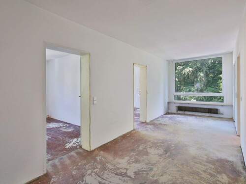 Großer, lichtdurchfluteter Flur - 3 Zimmer Etagenwohnung in Böblingen