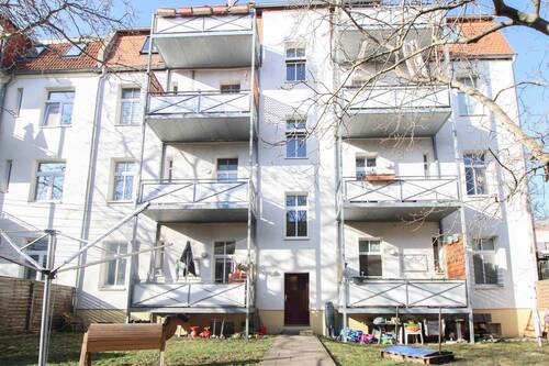 Hausrückansicht - 3 Zimmer Etagenwohnung zum Kaufen in Magdeburg