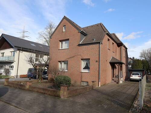 Straßenseite - 7 Zimmer Mehrfamilienhaus, Wohnhaus in Ratingen