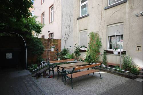 Hof - 2 Zimmer Etagenwohnung in Frankfurt am Main