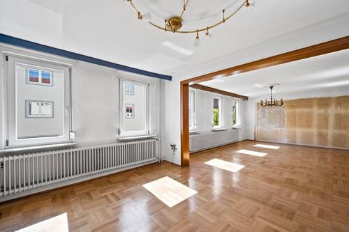 1. Stock Wohnzimmer, Bild 2 - 1 Zimmer Einfamilienhaus zum Kaufen in Mühlheim an der Donau