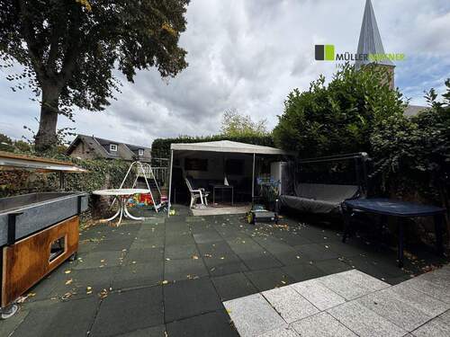 Innenhof links neben dem Haus - 