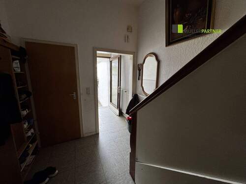 Hauseingangstür mit Diele EG - 