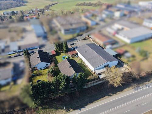 Außenansicht - 6 Zimmer Mehrfamilienhaus, Wohnhaus zum Kaufen in Fernwald / Steinbach