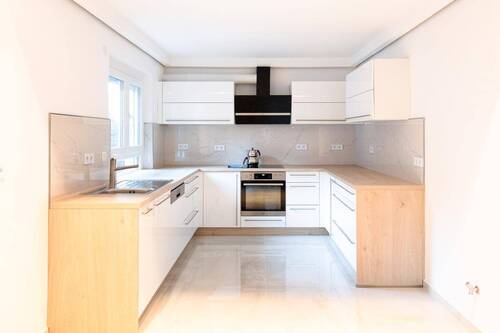 Die moderne Küche - 3 Zimmer Etagenwohnung zum Kaufen in Münstertal