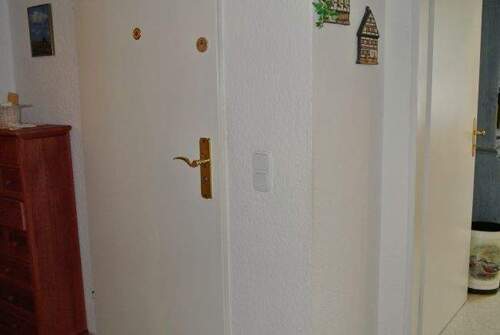 Diele mit Zugang zum Bad - Etagenwohnung mit 56,00 m² in Mülheim an der Ruhr zur Miete