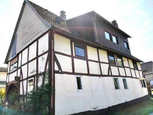 rechte Seitenansicht - 9 Zimmer Einfamilienhaus in Bevern