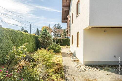 Seitlicher Grundstücksbereich - Doppelhaushälfte mit 144,60 m² in Grünwald zum Kaufen