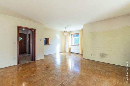 Essplatz mit Durchreiche - 