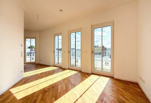 Wohnbereich - 2 Zimmer Etagenwohnung in Berlin