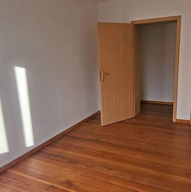 Schlafzimmer mit Abstellkammer - 