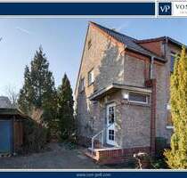 Attraktive Doppelhaushälfte mit Potenzial auf großem Grundstück in ruhiger Wohnlage - Berlin / Mahlsdorf