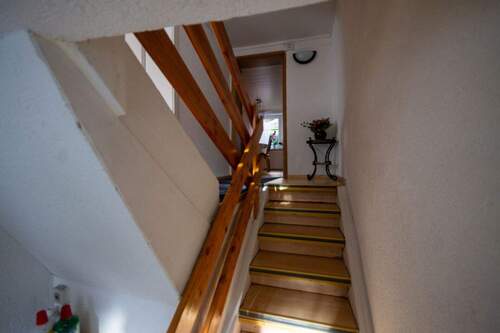 Treppenhaus - Einfamilienhaus mit 192,40 m&sup2; in Trossingen zum Kaufen