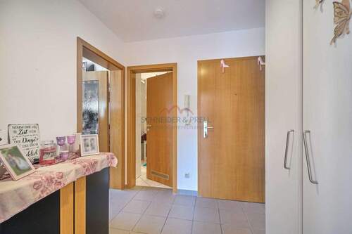 Diele - 2 Zimmer Etagenwohnung zum Kaufen in Wolfratshausen