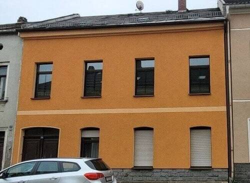 Straßenansicht Haus - Tolles Reihenhaus im Stadtzentrum von OelsnitzV.!