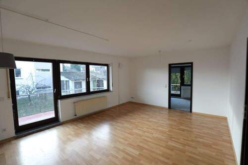 Wohn- /Esszimmer mit Balkon EG - 