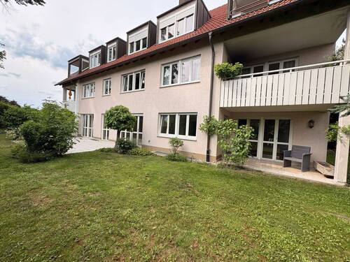 Außenansicht/Garten - Exklusives Wohnen im Grünen! Sehr schöne 4 Zi. Erdgeschosswohnung mit traumhaften Garten und großzügigen Grundriss im - Stadtteil Gaismannshof