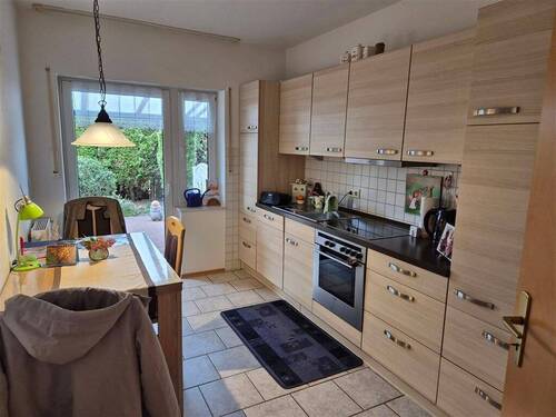 Küche mit Zugang zum Garten - 