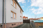 Zufahrt und Garage - 4 Zimmer Doppelhaushälfte zum Kaufen in Keltern / Dietlingen