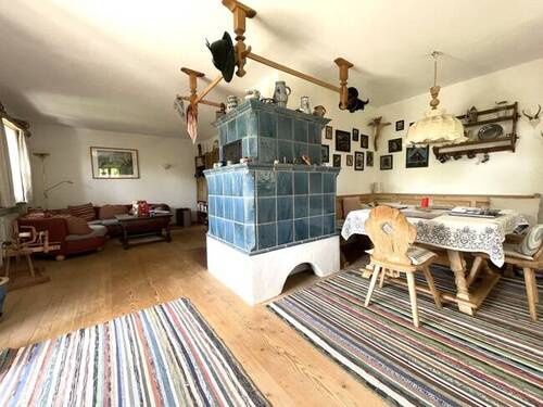  Wohnen mit Kachelofen - 5 Zimmer Doppelhaushälfte in Murnau
