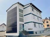 Hausansicht - Geräumige 3-Zimmerwohnung in Rennerod mit Balkon