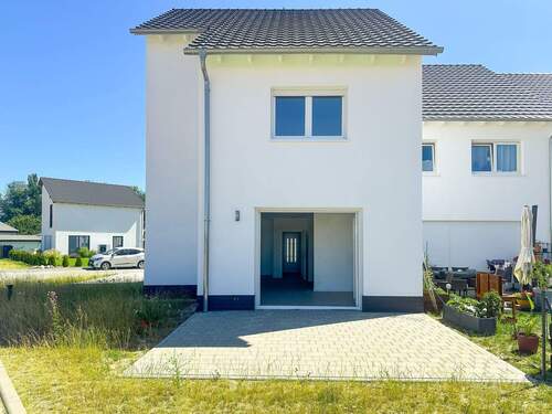 Hinterhausansicht - 4 Zimmer Reihenendhaus in Jesewitz