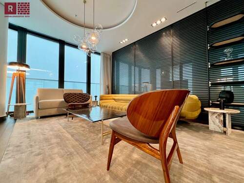 Bild 1 - Ganz oben wohnen: Exklusive Designwohnung im 44. Stock des Grand Towers - Erstbezug!